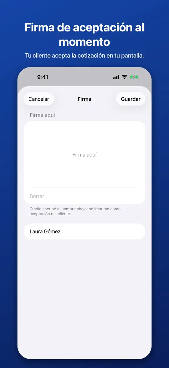 El cliente firma una cotización en la pantalla